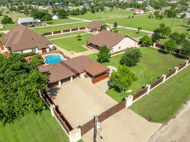 400 E Spurgeon Street, Itasca, TX 76055