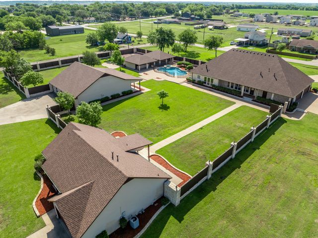 400 E Spurgeon Street, Itasca, TX 76055