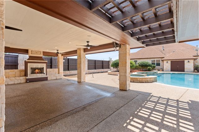 400 E Spurgeon Street, Itasca, TX 76055