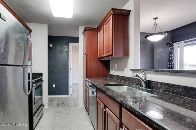 2550 E River Rd Unit 20305, Tucson, AZ 85718