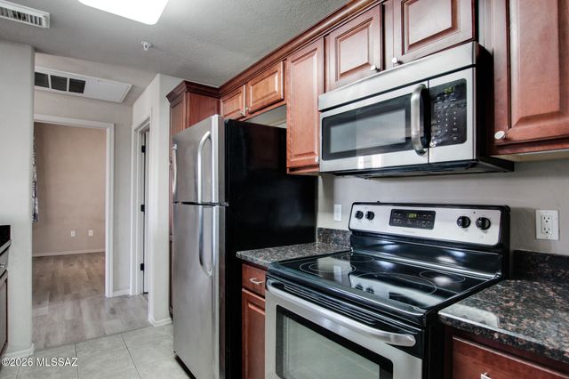 2550 E River Rd Unit 20305, Tucson, AZ 85718