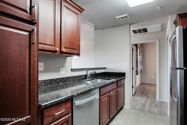 2550 E River Rd Unit 20305, Tucson, AZ 85718