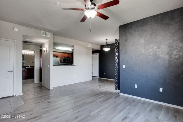 2550 E River Rd Unit 20305, Tucson, AZ 85718