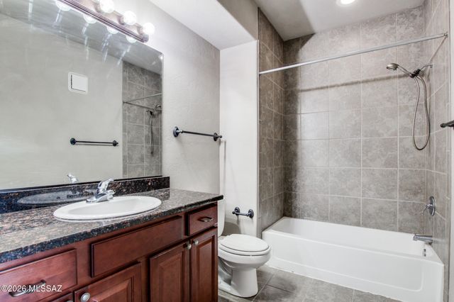2550 E River Rd Unit 20305, Tucson, AZ 85718