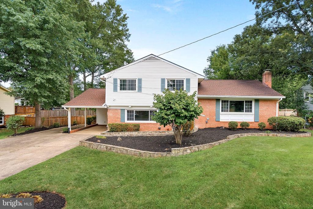 15018 CARLBERN DR, Centreville, VA 20120