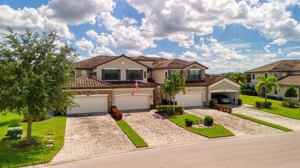 5819 WAKE FOREST RUN 101, Bradenton, FL 34211