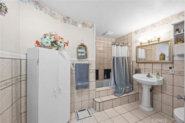 9333 Elm Vista Drive 4, Downey, CA 90242