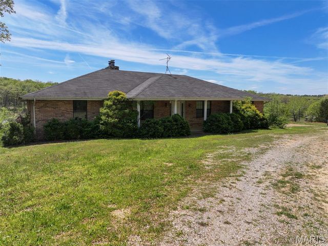 2551 Yellow Rock Road, De Soto, MO 63020