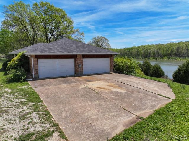 2551 Yellow Rock Road, De Soto, MO 63020
