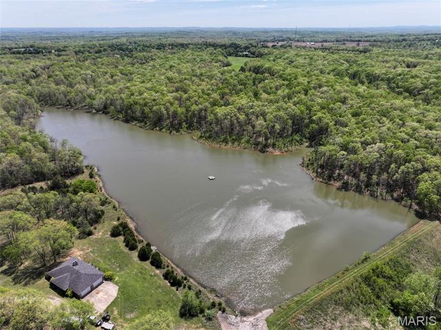 2551 Yellow Rock Road, De Soto, MO 63020