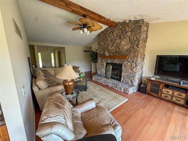 2551 Yellow Rock Road, De Soto, MO 63020