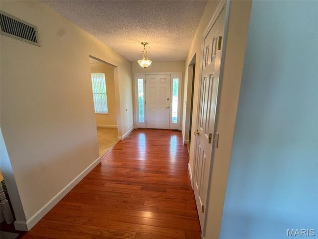 2551 Yellow Rock Road, De Soto, MO 63020