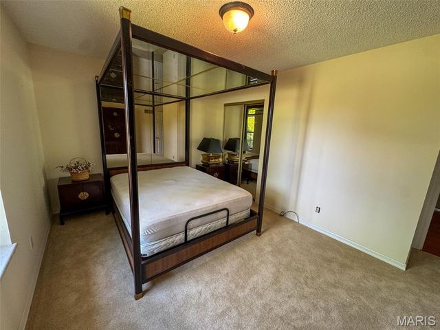 2551 Yellow Rock Road, De Soto, MO 63020