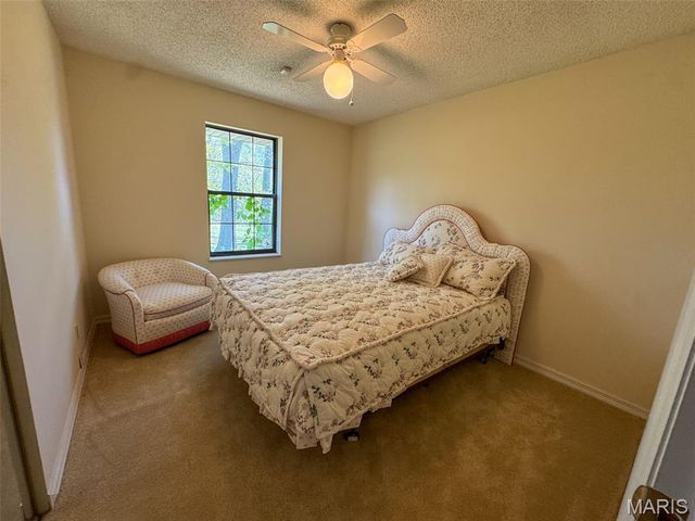 2551 Yellow Rock Road, De Soto, MO 63020