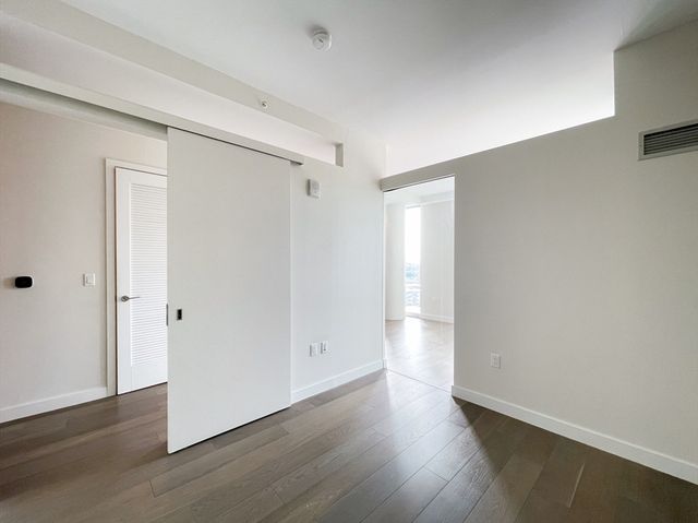188 Brookline Ave 20G, Boston, MA 02215