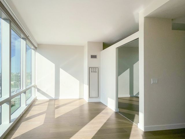 188 Brookline Ave 20G, Boston, MA 02215