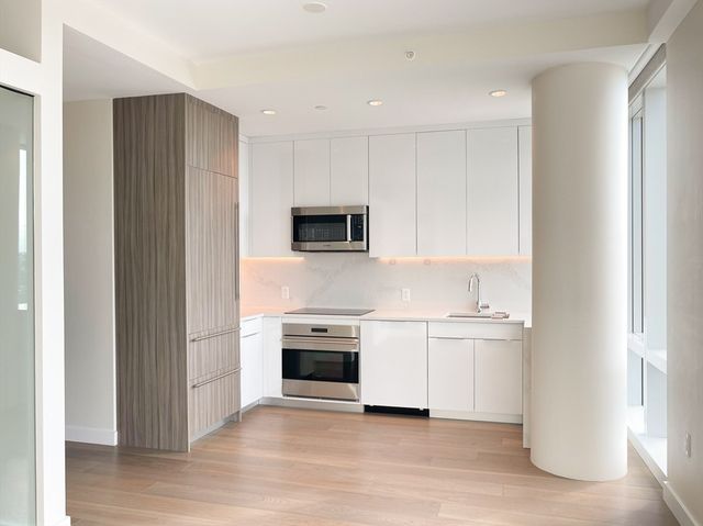 188 Brookline Ave 20G, Boston, MA 02215