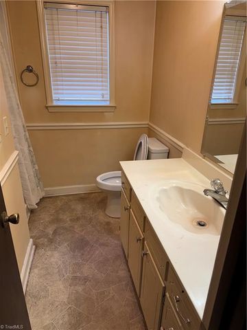 138 Highland Avenue, Mount Airy, NC 27030