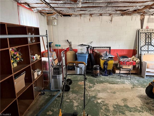 138 Highland Avenue, Mount Airy, NC 27030