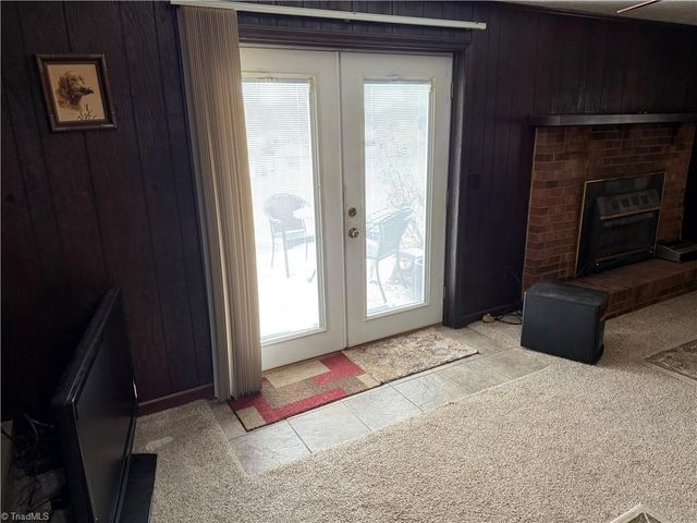 138 Highland Avenue, Mount Airy, NC 27030