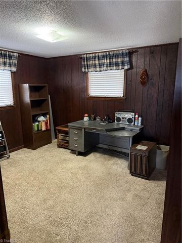 138 Highland Avenue, Mount Airy, NC 27030