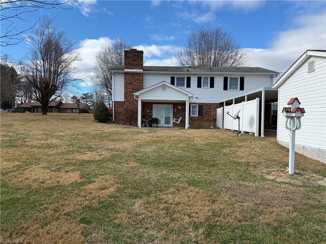 138 Highland Avenue, Mount Airy, NC 27030