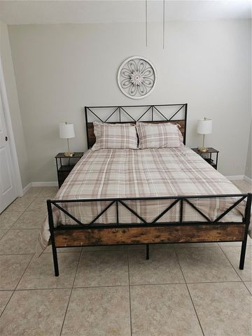 220 PARK BOULEVARD N 202, Venice, FL 34285