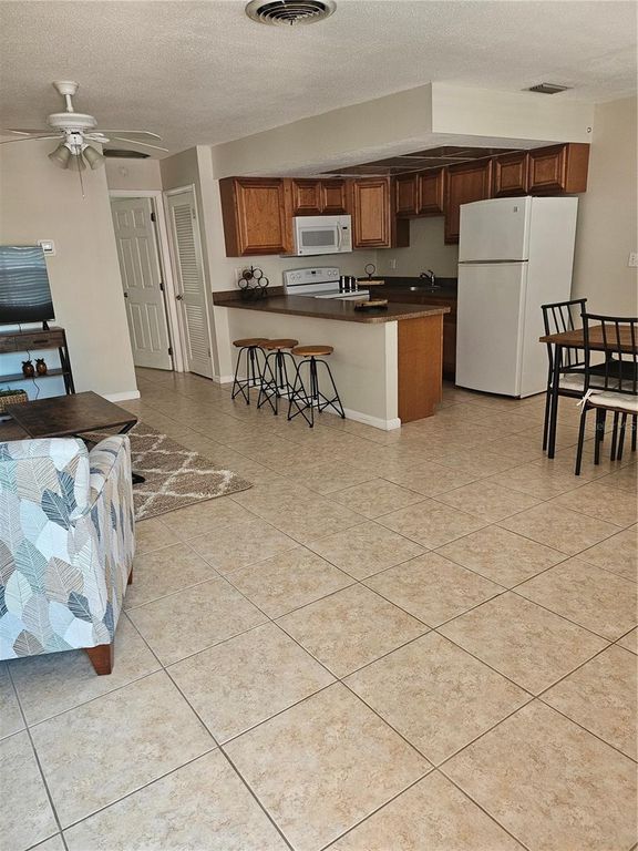 220 PARK BOULEVARD N 202, Venice, FL 34285