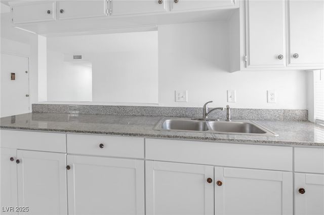 1405 Vegas Valley Drive 281, Las Vegas, NV 89169