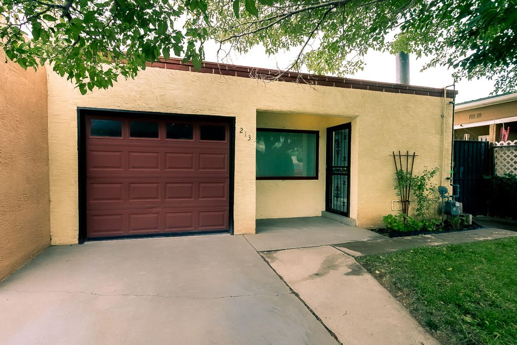 213 Burma Drive NE, Albuquerque, NM 87123