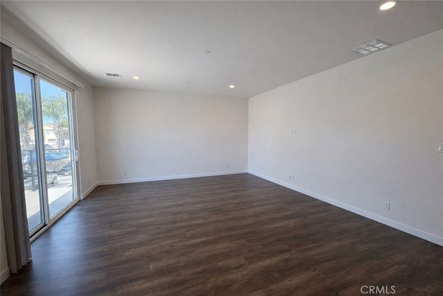 7105 N Dylan Court, Reseda, CA 91335