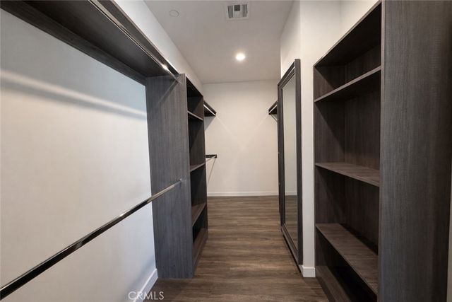 7105 N Dylan Court, Reseda, CA 91335