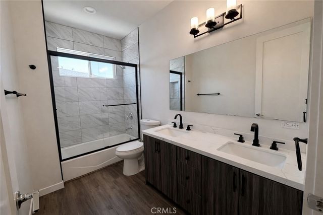 7105 N Dylan Court, Reseda, CA 91335