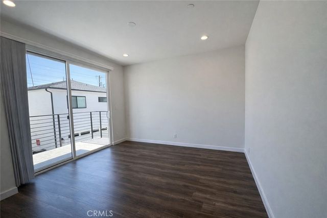 7105 N Dylan Court, Reseda, CA 91335