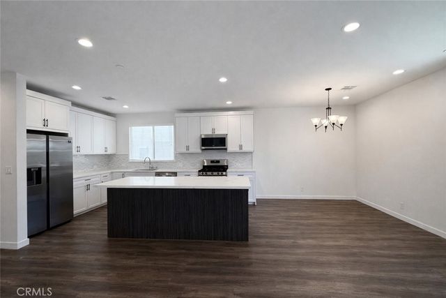 7105 N Dylan Court, Reseda, CA 91335