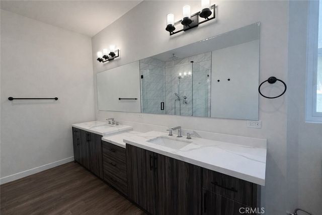 7105 N Dylan Court, Reseda, CA 91335