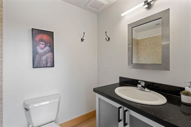 918 3rd Street N 211, Minneapolis, MN 55401