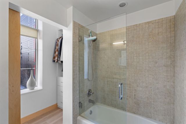 918 3rd Street N 211, Minneapolis, MN 55401