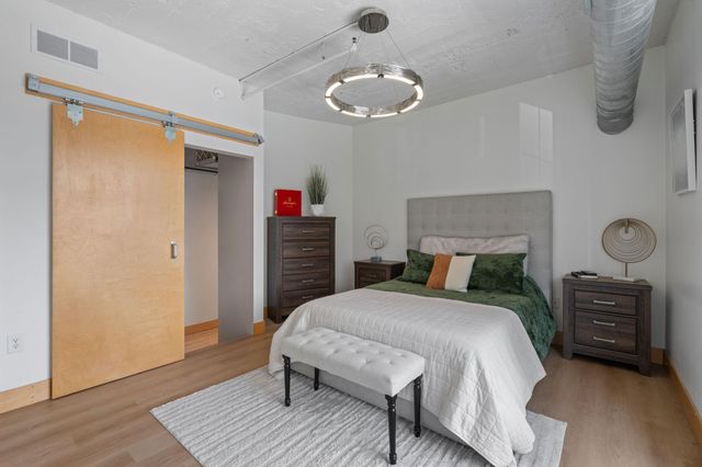 918 3rd Street N 211, Minneapolis, MN 55401