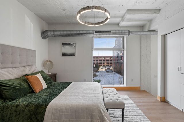 918 3rd Street N 211, Minneapolis, MN 55401