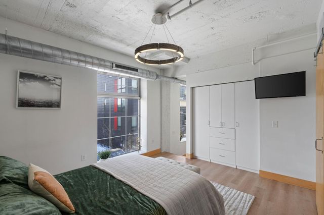 918 3rd Street N 211, Minneapolis, MN 55401