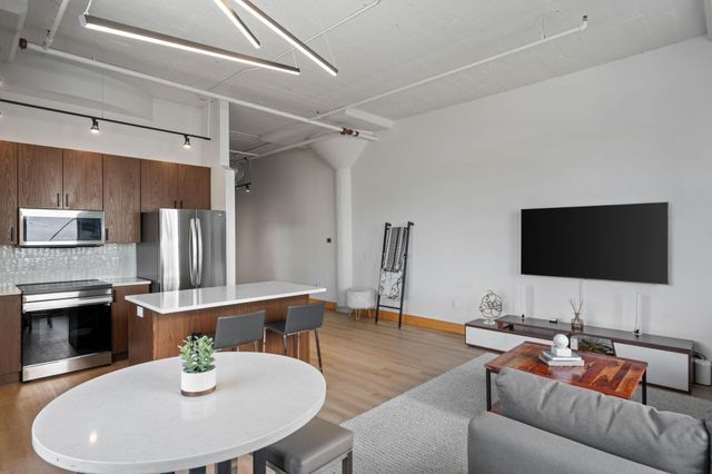 918 3rd Street N 211, Minneapolis, MN 55401