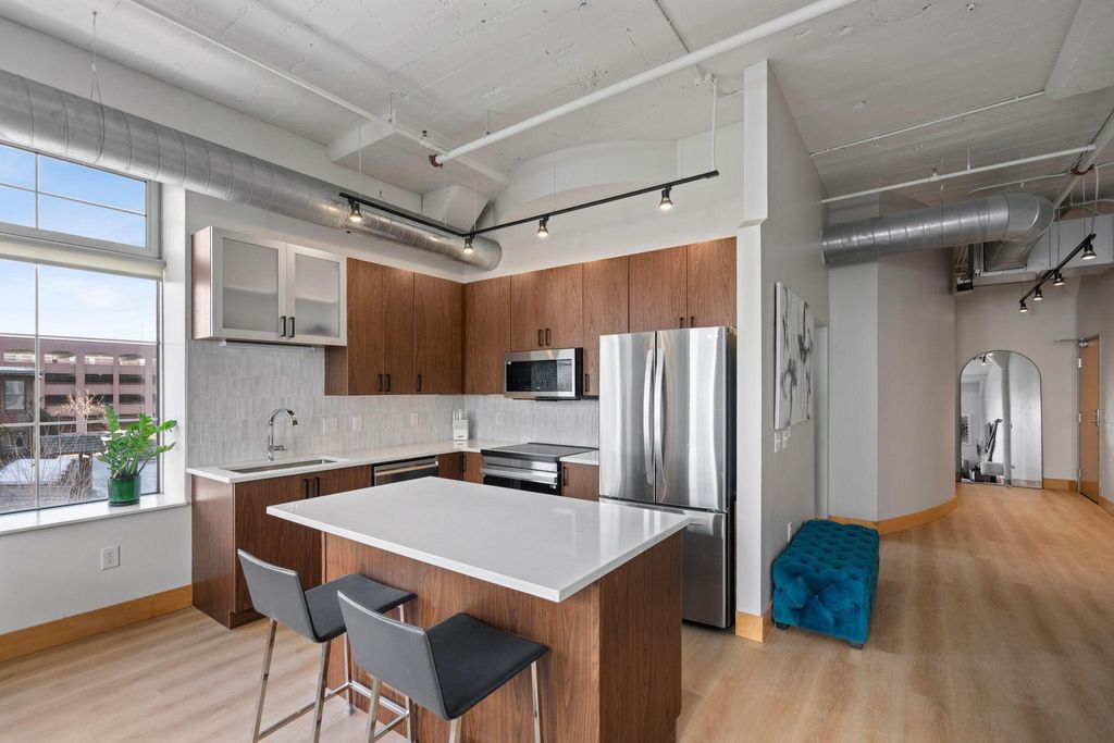 918 3rd Street N 211, Minneapolis, MN 55401