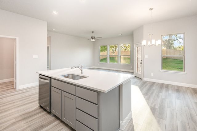 1019 Ella, Desoto, TX 75115