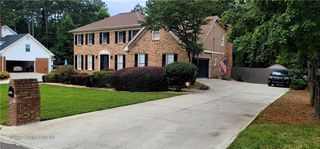 2140 Dunwoody Glen, Atlanta, GA 30338