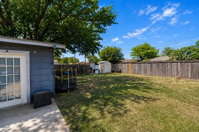 1624 70th Street, Lubbock, TX 79412