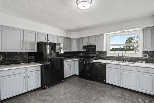 10820 Jackson Street, Van Buren Twp, MI 48111