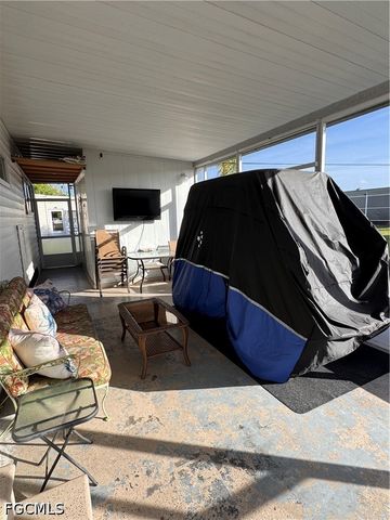 135 Orange Harbor DR, Fort Myers, FL 33905