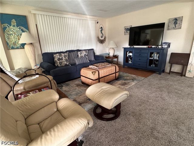 135 Orange Harbor DR, Fort Myers, FL 33905