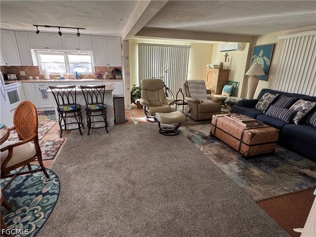 135 Orange Harbor DR, Fort Myers, FL 33905